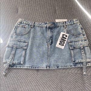 Stylish Blue Denim Mini Skirt with Cargo Pockets